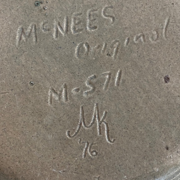 Vintage McNees signed pottery, collectible ceramic strawberry planter - Picture 12 of 16